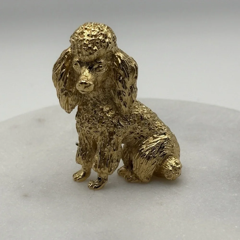 Trifari vintage dog